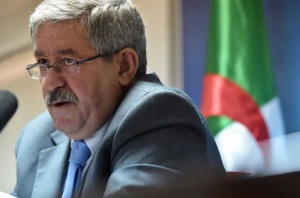 Qu'est-ce qui fait chanter le hâbleur algérien, Ahmed Ouyahia ? Qu'est-ce qui fait chanter le hâbleur algérien, Ahmed Ouyahia ?