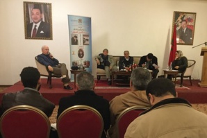 Présentation à Tanger du livre "Années de l'écriture journalistique" de Mohamed El Amine Azeroual Présentation à Tanger du livre "Années de l'écriture journalistique" de Mohamed El Amine Azeroual