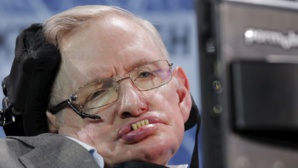 Décès de l'astrophysicien britannique Stephen Hawking à 76 ans Décès de l'astrophysicien britannique Stephen Hawking à 76 ans