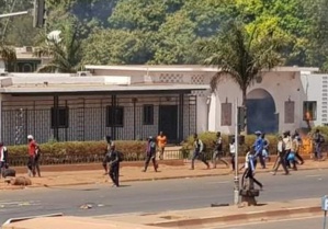 Quelle belle correction du peuple malien aux autorités algériennes ! Quelle belle correction du peuple malien aux autorités algériennes !