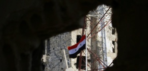 Le régime syrien hisse le drapeau national à Deraa, berceau de la révolte Le régime syrien hisse le drapeau national à Deraa, berceau de la révolte