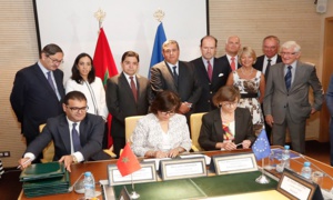 Le Maroc et l'UE procèdent à Rabat au paraphe du nouvel accord de pêche Le Maroc et l'UE procèdent à Rabat au paraphe du nouvel accord de pêche