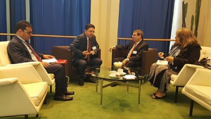 Bourita s'entretient à New York avec le ministre cubain des Affaires étrangères Bourita s'entretient à New York avec le ministre cubain des Affaires étrangères