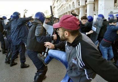 Le peuple algérien refuse ce régime datant de 1962 Le peuple algérien refuse ce régime datant de 1962