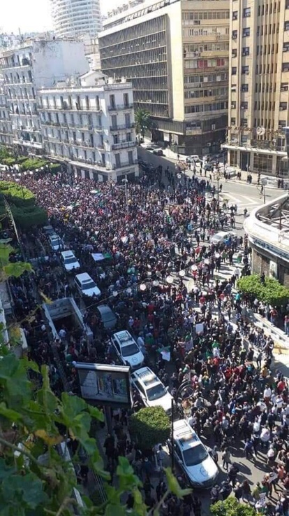 Une marée humaine marche à Alger contre le 5è mandat