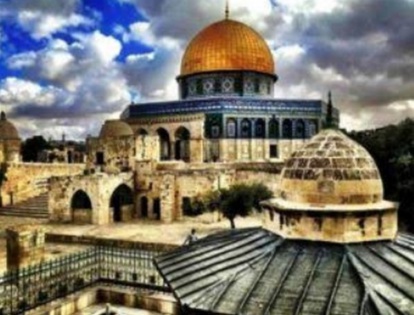 Le Roi Mohammed VI du Maroc annonce une contribution  financière pour Al Qods Acharif et la Cathédrale Notre-Dame de Paris