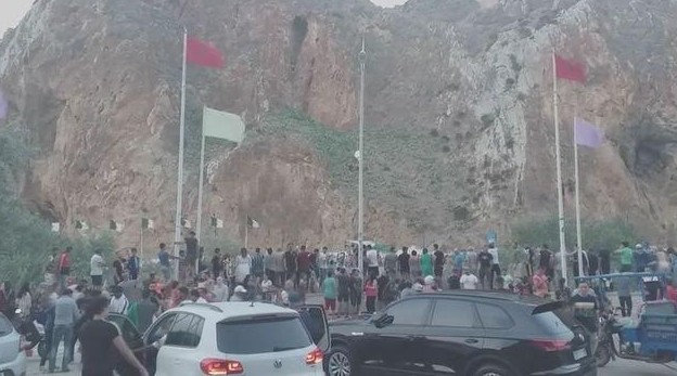 La joie des marocains lâchement bafouée par les responsables algéro-polisariens lors du sacre algérien en Coupe d’Afrique des Nations à Laâyoune, ville du Sahara marocain La joie des marocains lâchement bafouée par les responsables algéro-polisariens lors du sacre algérien en Coupe d’Afrique des Nations à Laâyoune, ville du Sahara marocain
