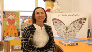 Karima Belhaj, une âme qui égaye le quotidien des enfants hospitalisés Karima Belhaj, une âme qui égaye le quotidien des enfants hospitalisés