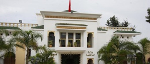 Coronavirus: Fermeture à partir de ce lundi des cafés, restaurants, salles de cinéma et de théâtre, salles de fêtes, clubs et salles de sport, hammams, salles de jeux et terrains de proximité Coronavirus: Fermeture à partir de ce lundi des cafés, restaurants, salles de cinéma et de théâtre, salles de fêtes, clubs et salles de sport, hammams, salles de jeux et terrains de proximité