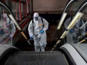 Coronavirus: la planète en état d'alerte maximal, rayon d'espoir en Chine Coronavirus: la planète en état d'alerte maximal, rayon d'espoir en Chine