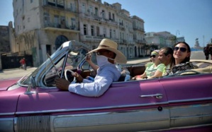 Face au risque de coronavirus, Cuba récure ses berlines américaines Face au risque de coronavirus, Cuba récure ses berlines américaines
