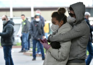 Coronavirus: la planète se claquemure et guette le pic de l'épidémie Coronavirus: la planète se claquemure et guette le pic de l'épidémie