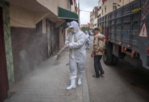 Coronavirus: plus de 100.000 morts, gare au déconfinement précipité Coronavirus: plus de 100.000 morts, gare au déconfinement précipité