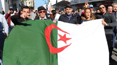 Arrestations, emprisonnements et «confinement» du Hirak : le vrai visage d'un pouvoir aux abois Arrestations, emprisonnements et «confinement» du Hirak : le vrai visage d'un pouvoir aux abois