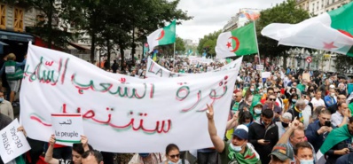 Algérie: deux militants du 