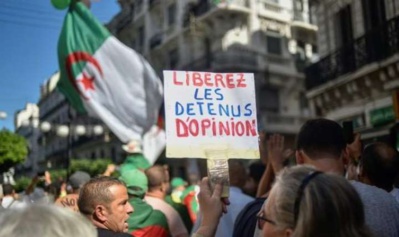 Dix-huit mois de prison ferme pour un militant du "Hirak" en Algérie Dix-huit mois de prison ferme pour un militant du "Hirak" en Algérie