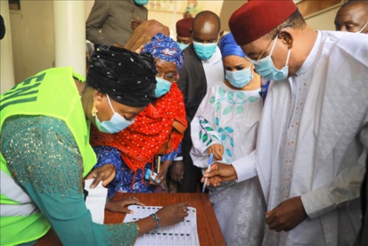 Niger : un double scrutin législatif et présidentiel dans le calme et la sérénité Niger : un double scrutin législatif et présidentiel dans le calme et la sérénité