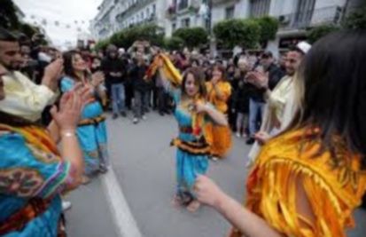 Bons baisers des Amazigh à l’aboyeur Hassan El Kettani. Le Nouvel An Amazigh devrait être déclaré Fête Nationale et jour férié au Maroc ! Bons baisers des Amazigh à l’aboyeur Hassan El Kettani. Le Nouvel An Amazigh devrait être déclaré Fête Nationale et jour férié au Maroc !