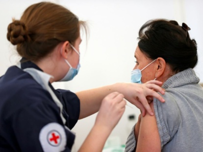 Le vaccin d'AstraZeneca en question pour les plus âgés Le vaccin d'AstraZeneca en question pour les plus âgés