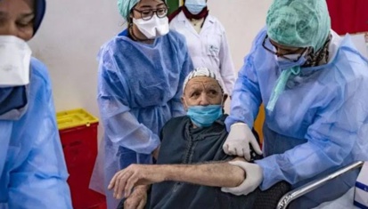 COVID-19 : une campagne de vaccination fébrile dans l’Union Européenne face à une excellente gestion vaccinale au Maroc. COVID-19 : une campagne de vaccination fébrile dans l’Union Européenne face à une excellente gestion vaccinale au Maroc.