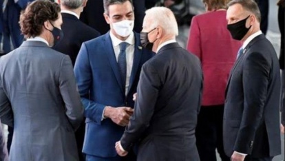 Le Président américain Joe Biden offre 45 secondes de discussion au Chef du Gouvernement espagnol Pedro Sánchez, en marge du Sommet de l’OTAN Le Président américain Joe Biden offre 45 secondes de discussion au Chef du Gouvernement espagnol Pedro Sánchez, en marge du Sommet de l’OTAN