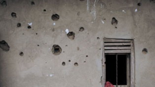 Dans l'enfer des ADF: un drapeau jihadiste dans la forêt congolaise (WEEKENDER) Dans l'enfer des ADF: un drapeau jihadiste dans la forêt congolaise (WEEKENDER)