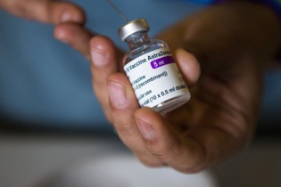 La deuxième dose du vaccin AstraZeneca doit être prise avant le 28 août (ministère) La deuxième dose du vaccin AstraZeneca doit être prise avant le 28 août (ministère)