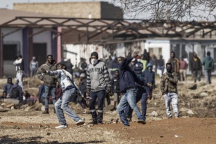 Violences policières en Afrique du Sud: Enquête sur une vingtaine de décès durant les troubles de juillet Violences policières en Afrique du Sud: Enquête sur une vingtaine de décès durant les troubles de juillet