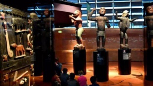 Plus de 200 000 personnes verront les trésors rendus par la France au Bénin Plus de 200 000 personnes verront les trésors rendus par la France au Bénin