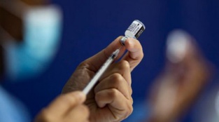 Le Rwanda s'associe à la SFI pour développer la fabrication de vaccins Le Rwanda s'associe à la SFI pour développer la fabrication de vaccins