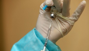 Pourquoi une 3ème dose du vaccin anti-covid au Maroc ? Un professionnel répond Pourquoi une 3ème dose du vaccin anti-covid au Maroc ? Un professionnel répond