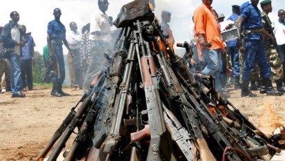 Afrique du Sud: Quatre morts dans l'explosion d’un magasin d’armes Afrique du Sud: Quatre morts dans l'explosion d’un magasin d’armes