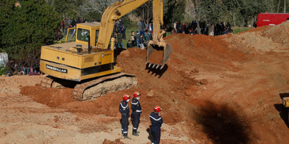 Sauvetage de Rayan: les efforts inlassables ont permis de dépasser un rocher bloquant le passage Sauvetage de Rayan: les efforts inlassables ont permis de dépasser un rocher bloquant le passage