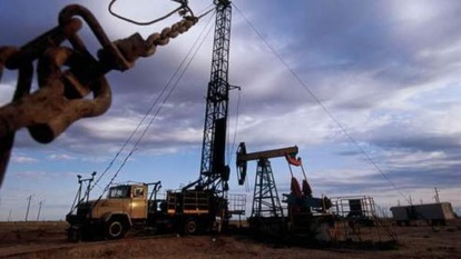 Les cours du pétrole reculent à Londres, plombés par une production surabondante Les cours du pétrole reculent à Londres, plombés par une production surabondante