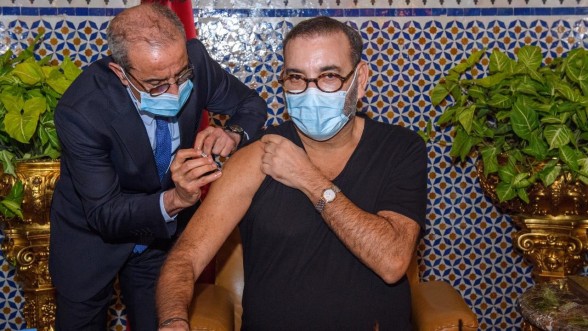 Le Roi du Maroc lance la campagne de vaccination contre la COVID-19 Le Roi du Maroc lance la campagne de vaccination contre la COVID-19