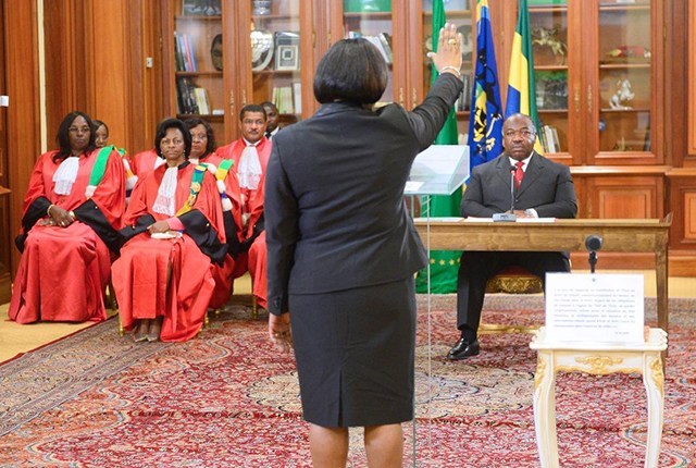 Scène d’une précédente prestation de serment du gouvernement. © Facebook/PresidenceGabon