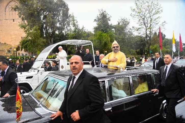 Le Commandeur des Croyants reçoit le Chef de l'Eglise  Catholique Le Commandeur des Croyants reçoit le Chef de l'Eglise  Catholique