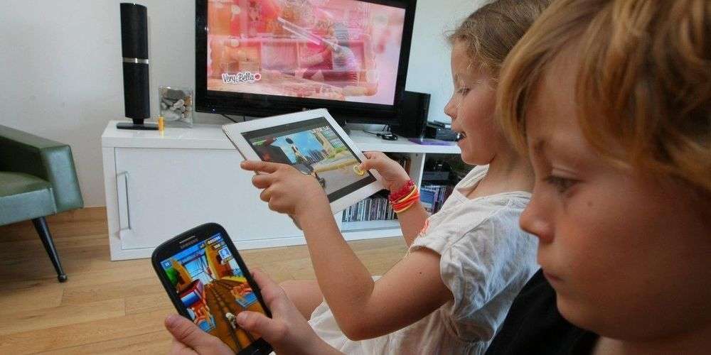 Mettre des enfants tôt le matin devant un écran favoriserait les troubles du langage