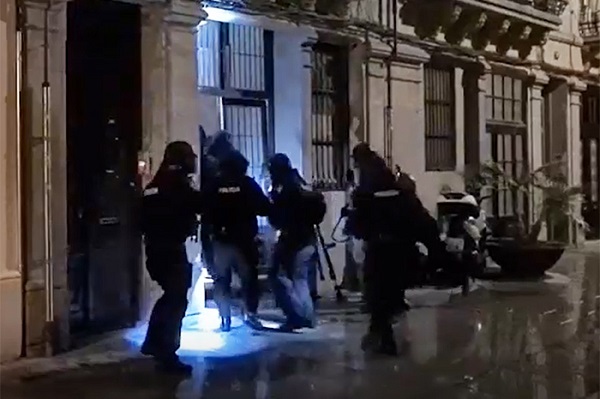 Les terroristes algériens arrêtés en Espagne étaient des loups solitaires Les terroristes algériens arrêtés en Espagne étaient des loups solitaires