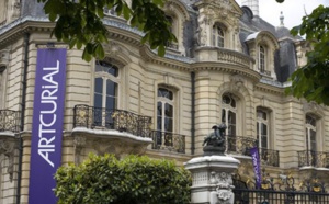 Importante vente aux enchères d'œuvres d’art réalisée à Paris en duplex avec Marrakech