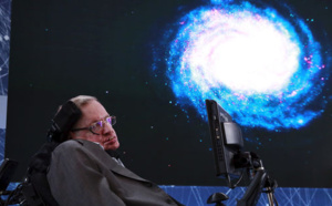 Stephen Hawking, l'homme qui a défié son handicap