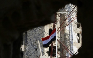 Le régime syrien hisse le drapeau national à Deraa, berceau de la révolte