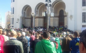 Algérie : des milliers de personnes manifestent dans le centre d'Alger (AFP)