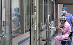 Coronavirus : le bilan s’alourdit à “neuf morts” en Chine, le risque de mutation inquiète