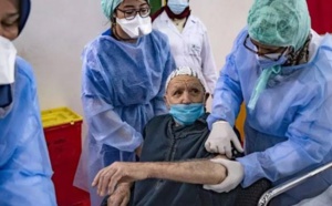 COVID-19 : une campagne de vaccination fébrile dans l’Union Européenne face à une excellente gestion vaccinale au Maroc.