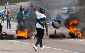 Communities in S.Africa Come Together to Protect Businesses from Plundering