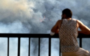 Algérie: la lutte contre les incendies progresse, une population sous le choc
