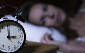 Etude: Dormir mal durablement, augmenterait le risque d'Alzheimer plus tard dans la vie