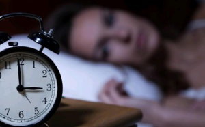Etude : Dormir moins de 8 heures par nuit, rend négativiste