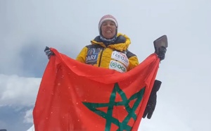 La marocaine Bouchra Baibanou escalade le mont Annapurna dans l’Himalaya